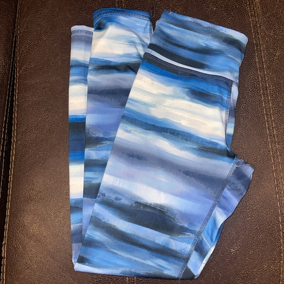 Gap/Old Navy Girls Active Go-Dry Leggings Size Large (10-12) Blue Ombré Stripes - Picture 2 of 7